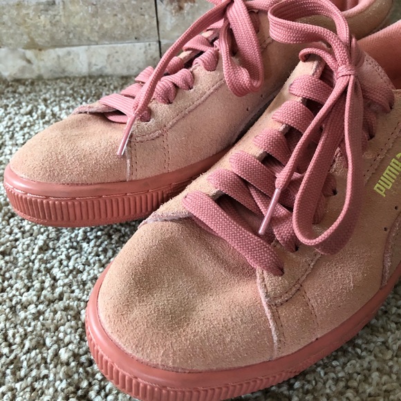 Puma tennis shoes - Picture 3 of 5